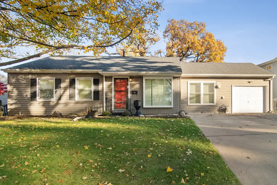 36 Crestview Terrace, Buffalo Grove, IL 60089 - Image #2