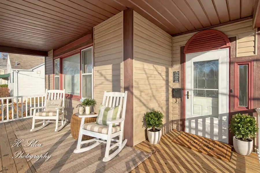 133 S Walkup Avenue, Crystal Lake, IL 60014 - Image #2