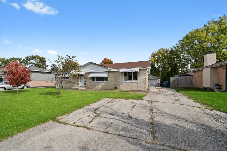 8521 S 83rd Avenue, Hickory Hills, IL 60457 - Image #3