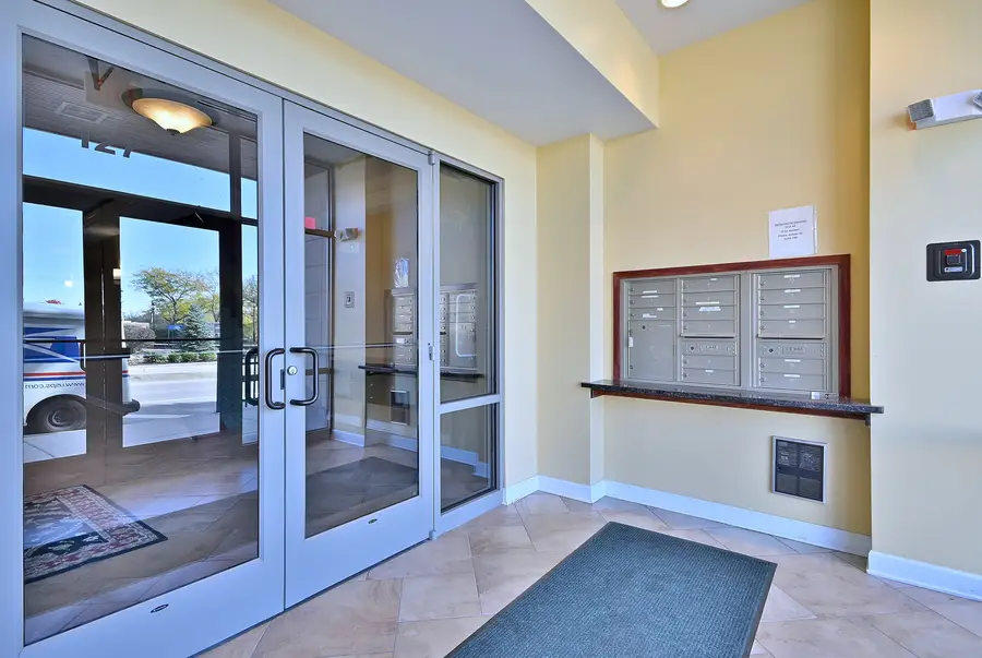 Address Withheld By Seller, Itasca, IL 60143 - Image #3