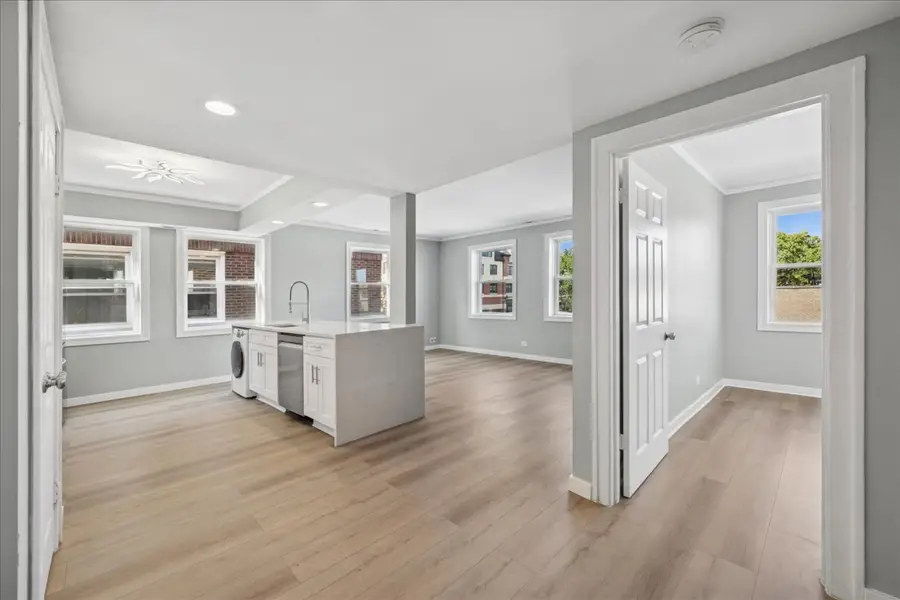 29 E Burlington Street #A, Riverside, IL 60546 - Image #3