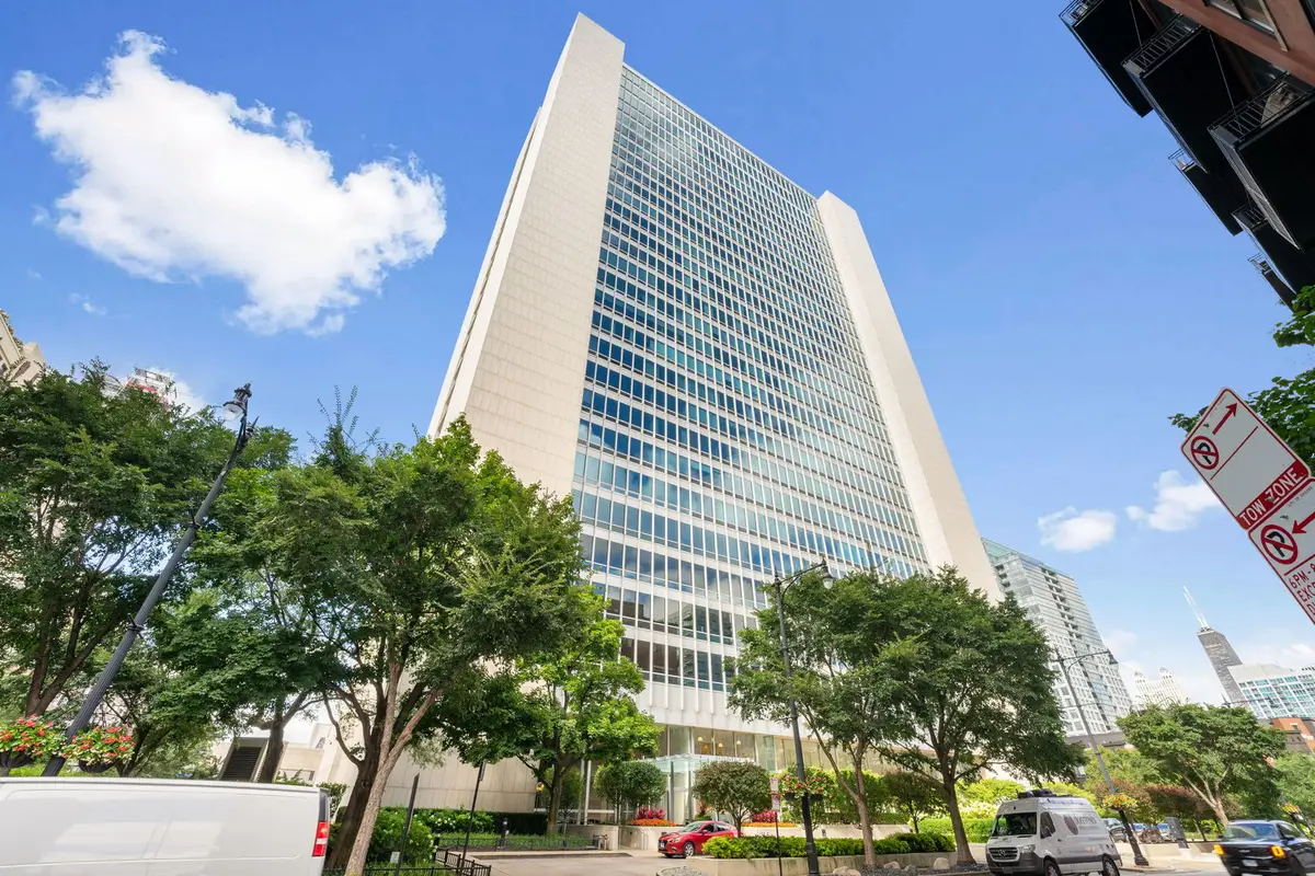 500 W Superior Street #1907, Chicago, IL 60654 - Image #1