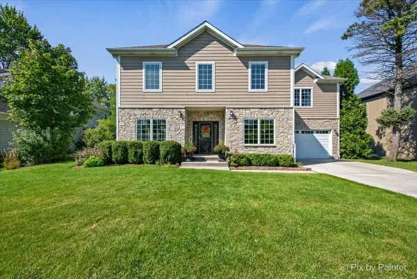 1696 Highland Avenue, Northbrook, IL 60062