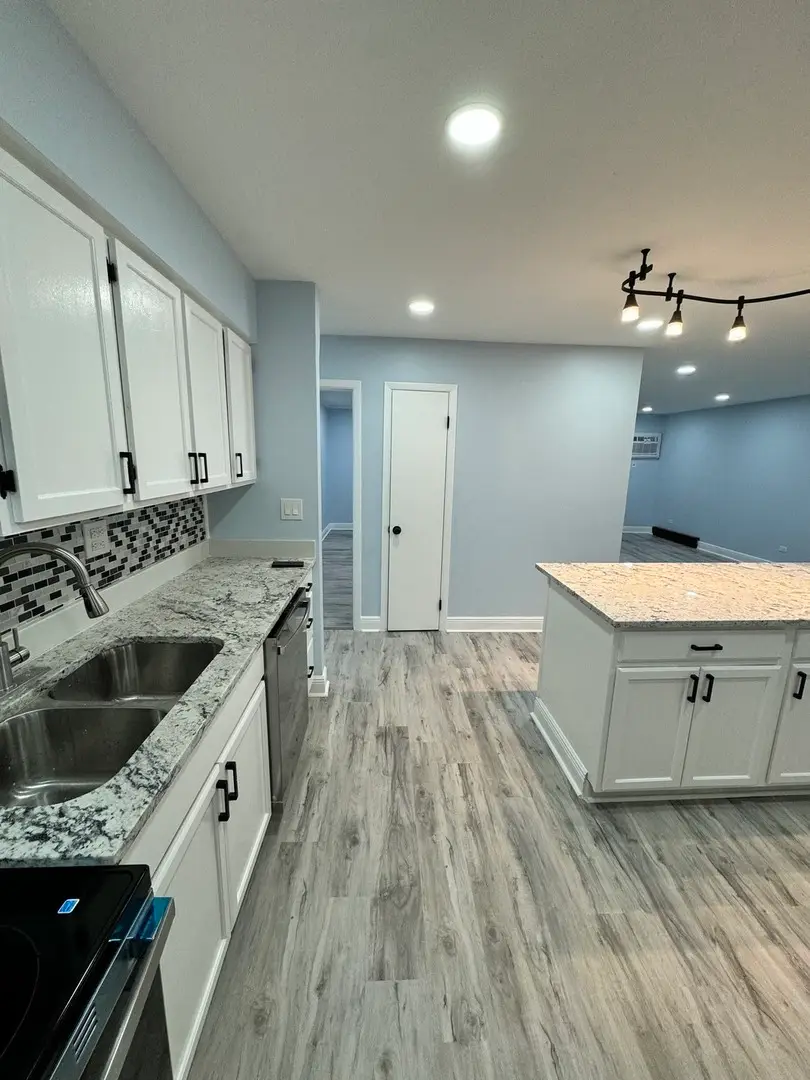 830 E Old Willow Road #8-107, Prospect Heights, IL 60070 - Image #3