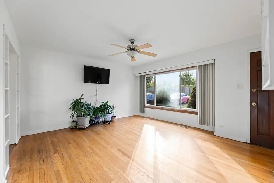 8245 S 83rd Avenue, Justice, IL 60458 - Image #2