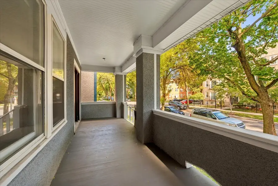 7252 N Bell Avenue, Chicago, IL 60645 - Image #2