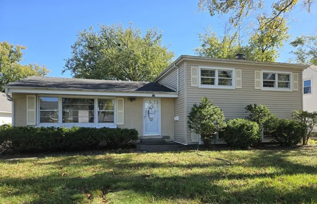 528 W Winchester Road, Chicago Heights, IL 60411 - Image #1