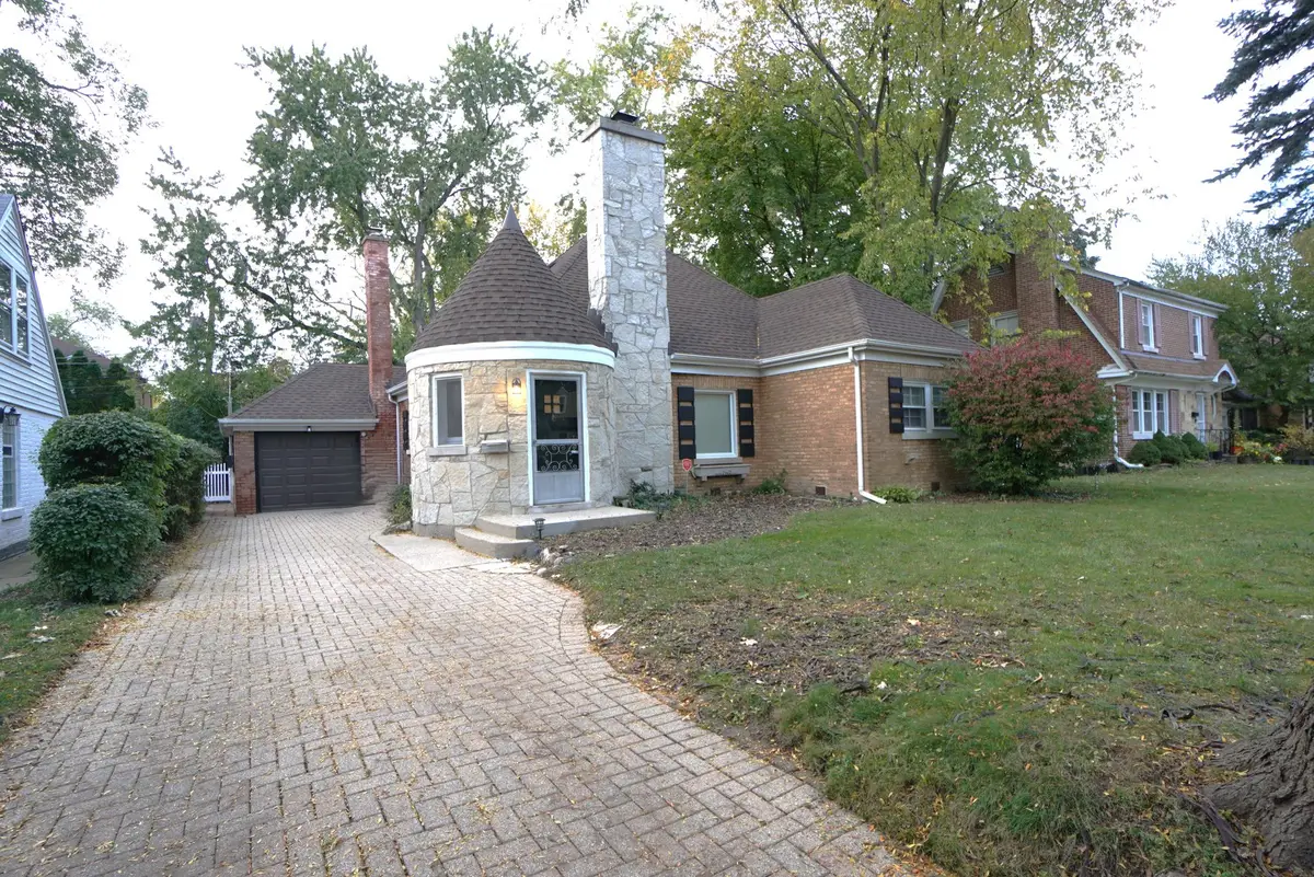 6826 N Knox Avenue, Lincolnwood, IL 60712 - Image #1