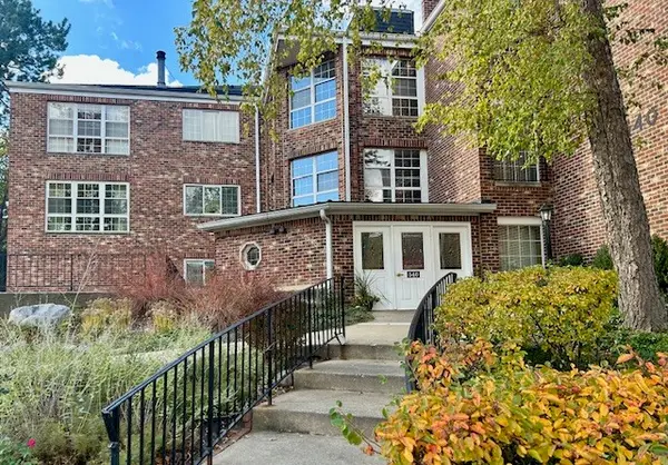 540 Biesterfield Road #B315, Elk Grove Village, IL 60007