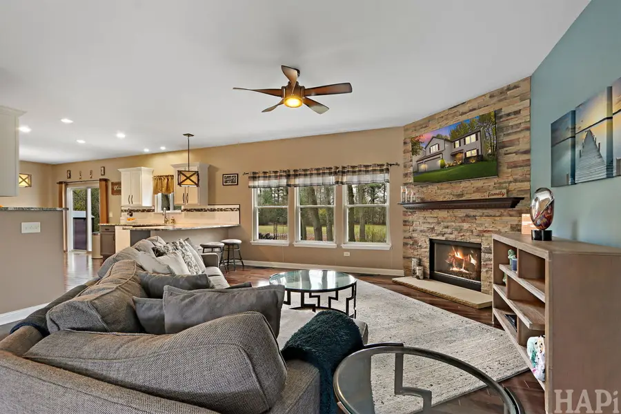 752 Kennedy Drive, Antioch, IL 60002 - Image #3