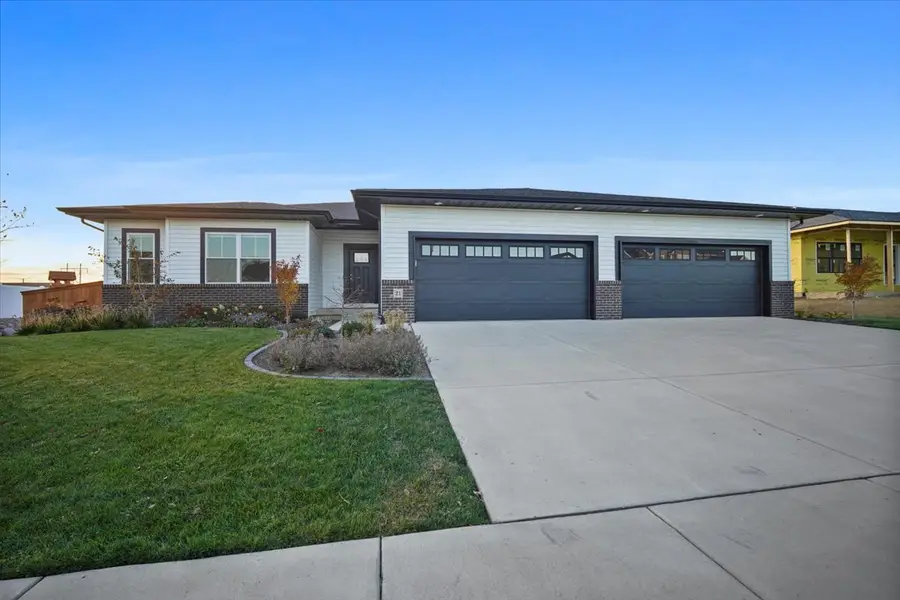 21 Brookstone Circle, Bloomington, IL 61704 - Image #2