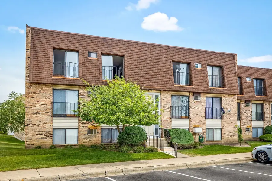 175 N Waters Edge Drive #201, Glendale Heights, IL 60139 - Image #2