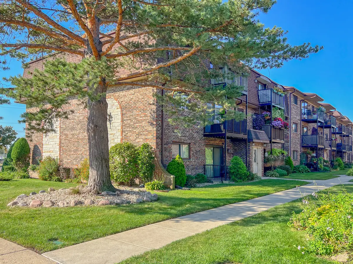7604 W Lawrence Avenue #1B, Harwood Heights, IL 60706 - Image #1