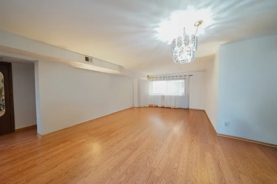 7604 W Lawrence Avenue #1B, Harwood Heights, IL 60706 - Image #2