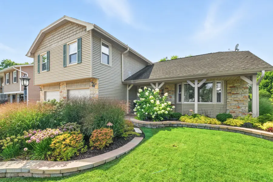1022 Tennessee Lane, Elk Grove Village, IL 60007 - Image #2