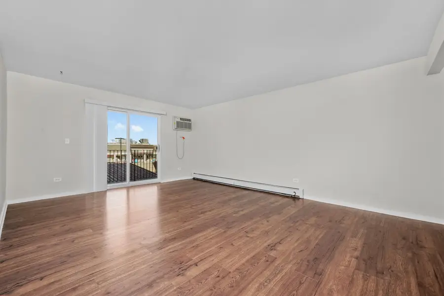 3617 Central Avenue E #201, Glenview, IL 60025 - Image #2