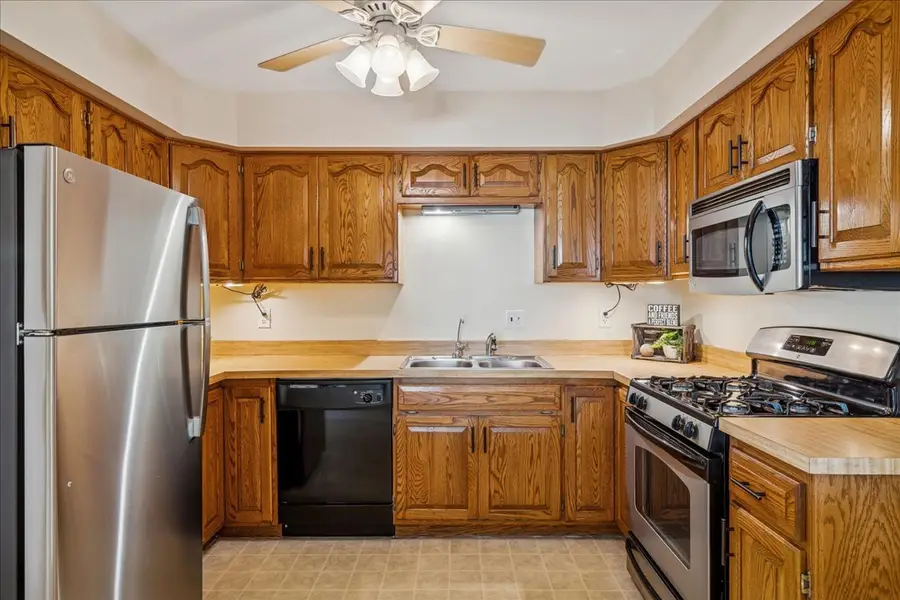 511 Coventry Lane #2, Crystal Lake, IL 60014 - Image #3