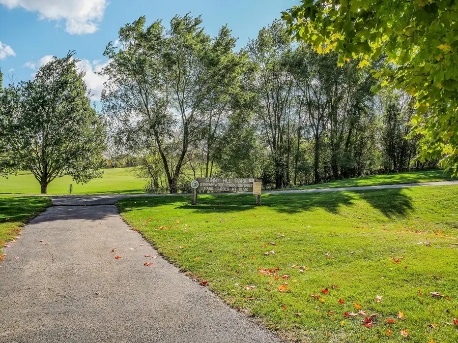 324 English Oak Lane, Streamwood, IL 60107 - Image #2