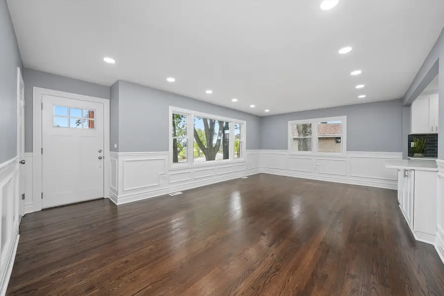 9624 W Shore Drive, Oak Lawn, IL 60453 - Image #3