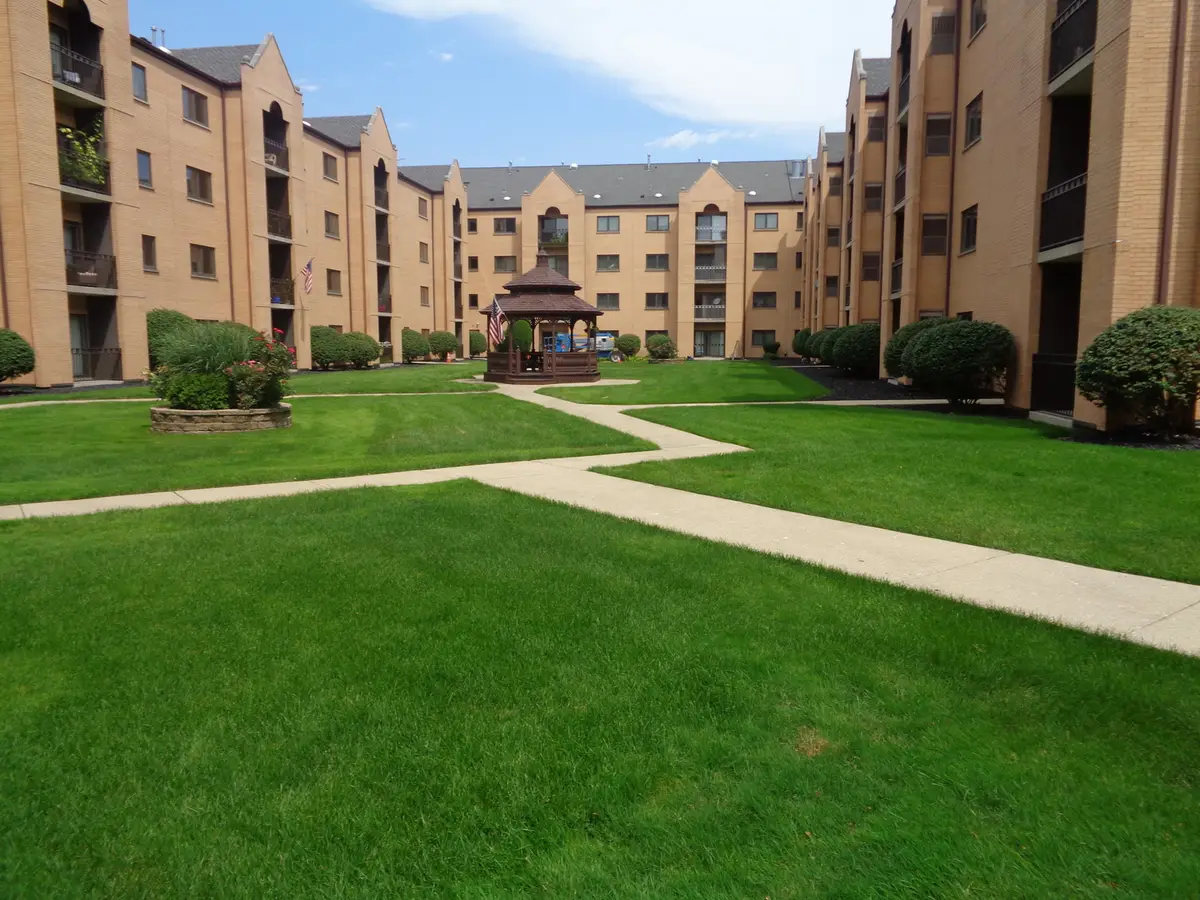 7400 W Lawrence Avenue #229, Harwood Heights, IL 60706 - Image #1