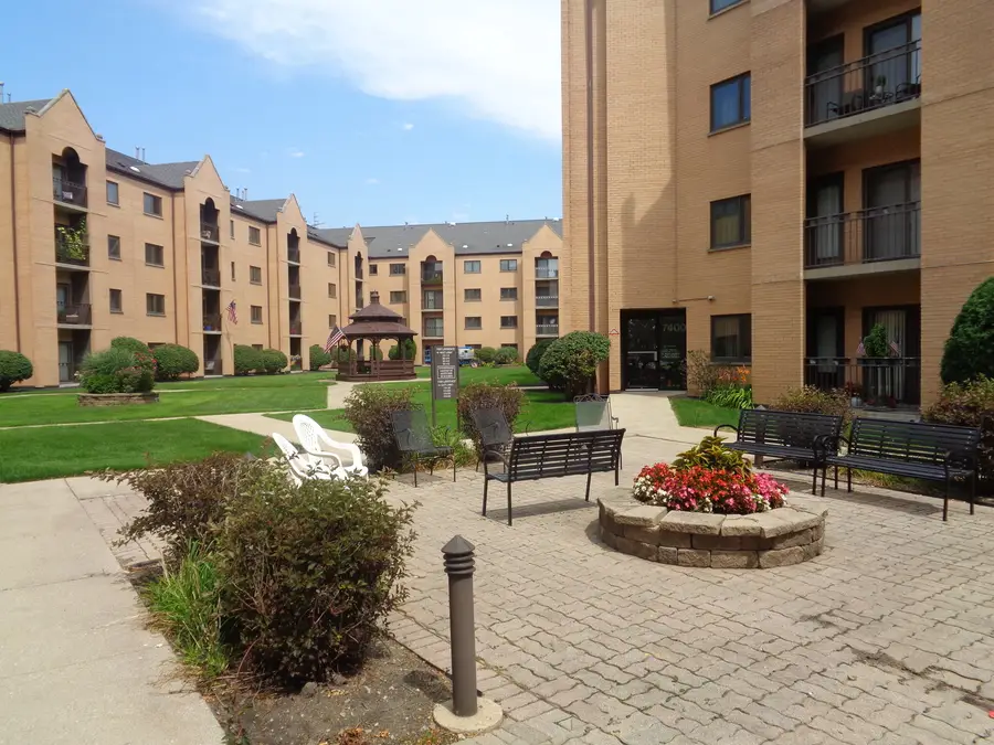 7400 W Lawrence Avenue #229, Harwood Heights, IL 60706 - Image #2