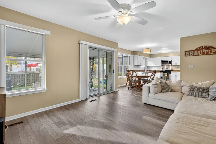 208 Bingham Circle, Mundelein, IL 60060 - Image #3