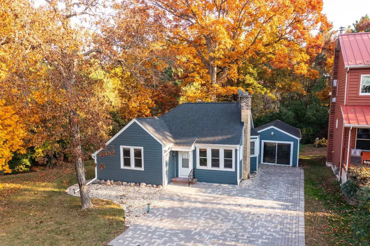 39113 N Cedar Crest Drive, Lake Villa, IL 60046 - Image #1