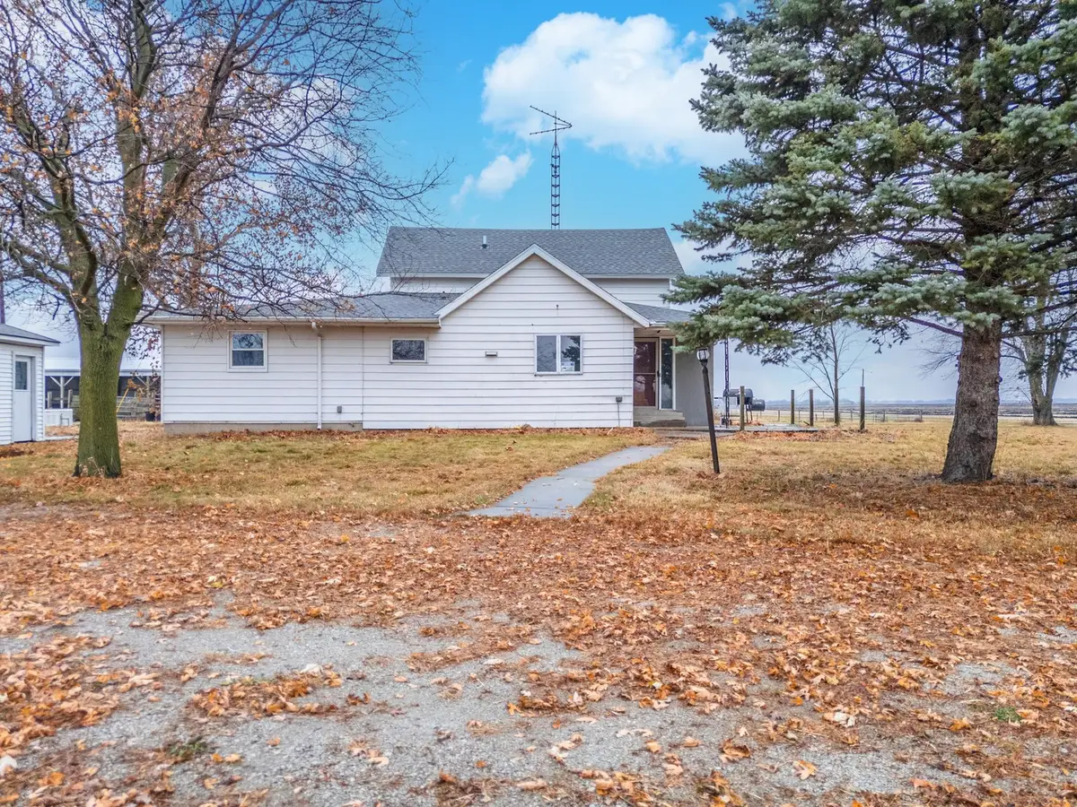 4043 N 3000 East Road, Strawn, IL 61775 - Image #1