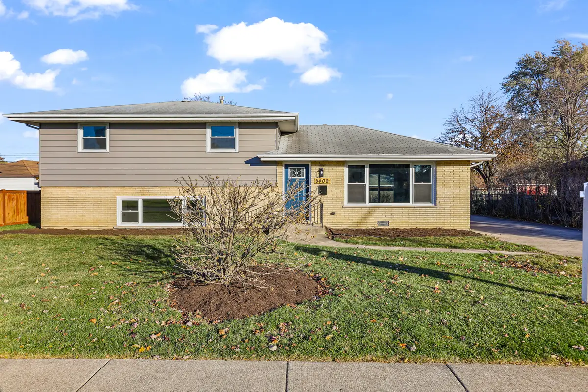 8409 Newland Avenue, Burbank, IL 60459 - Image #1