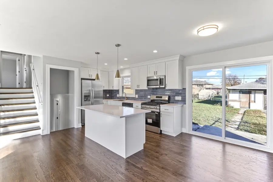 8409 Newland Avenue, Burbank, IL 60459 - Image #3