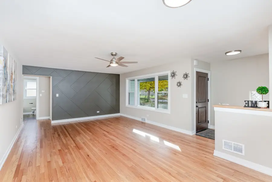 633 S Monterey Avenue, Villa Park, IL 60181 - Image #3