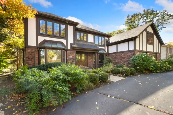 1222 Champion Forest Court, Wheaton, IL 60187