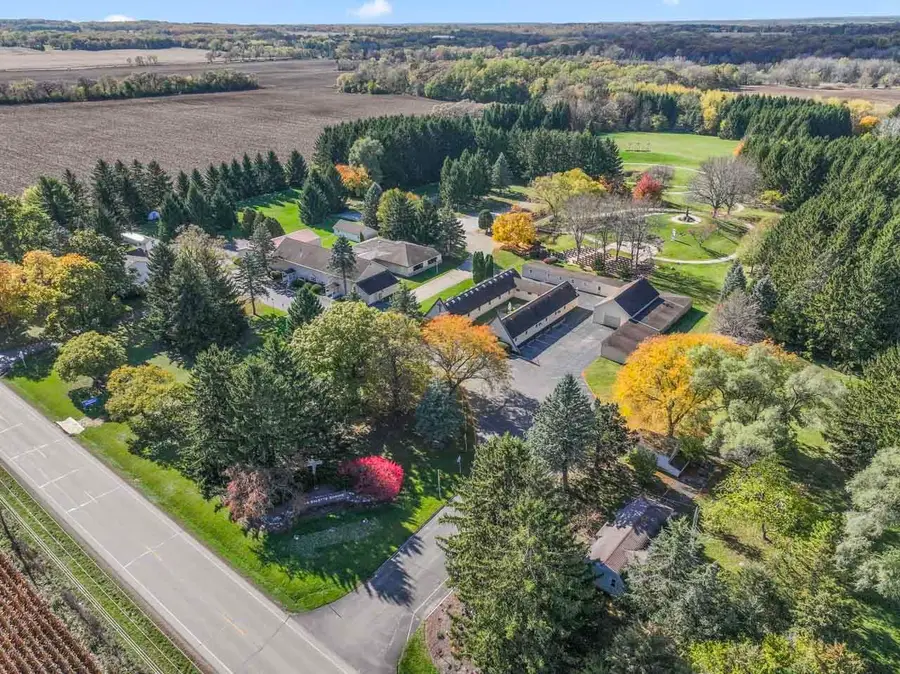 10330 336th Avenue, Randall, WI 53181 - Image #2