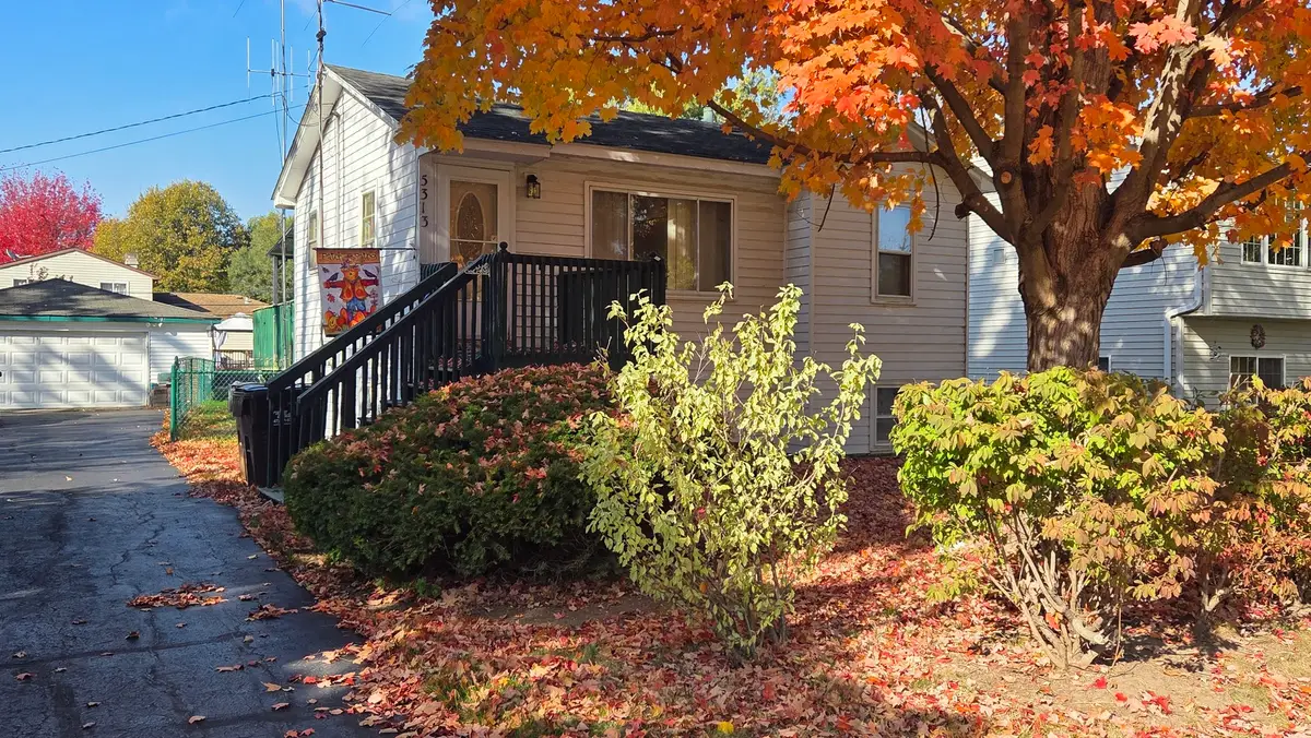 5313 Burwood Road, Oakwood Hills, IL 60013 - Image #1