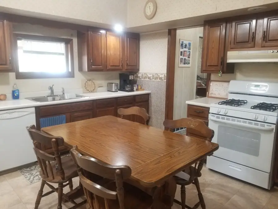 2015 10th Street, Peru, IL 61354 - Image #2