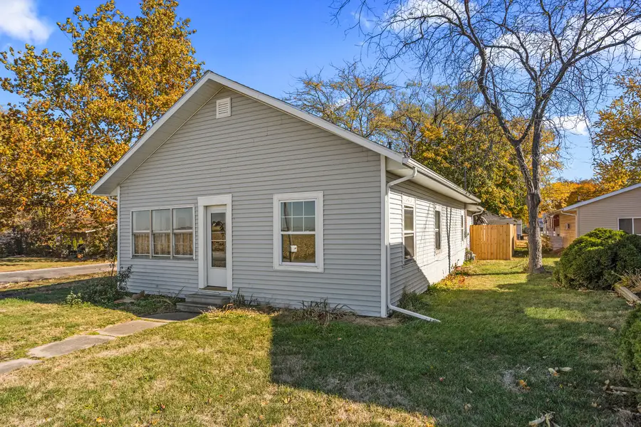 201 S Douglas Street, Villa Grove, IL 61956 - Image #3