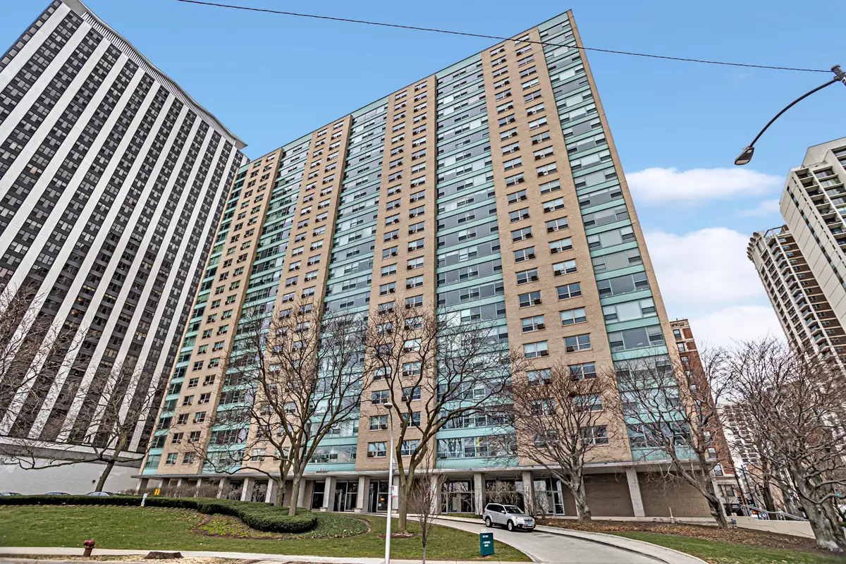 3180 N Lake Shore Drive #8C, Chicago, IL 60657 - Image #1