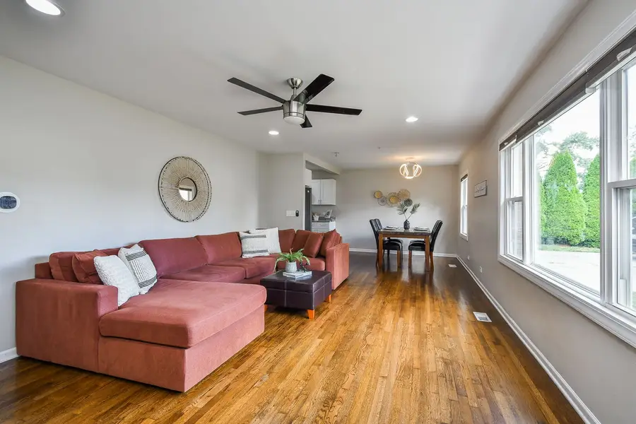 810 Cumberland Street, Hoffman Estates, IL 60169 - Image #3