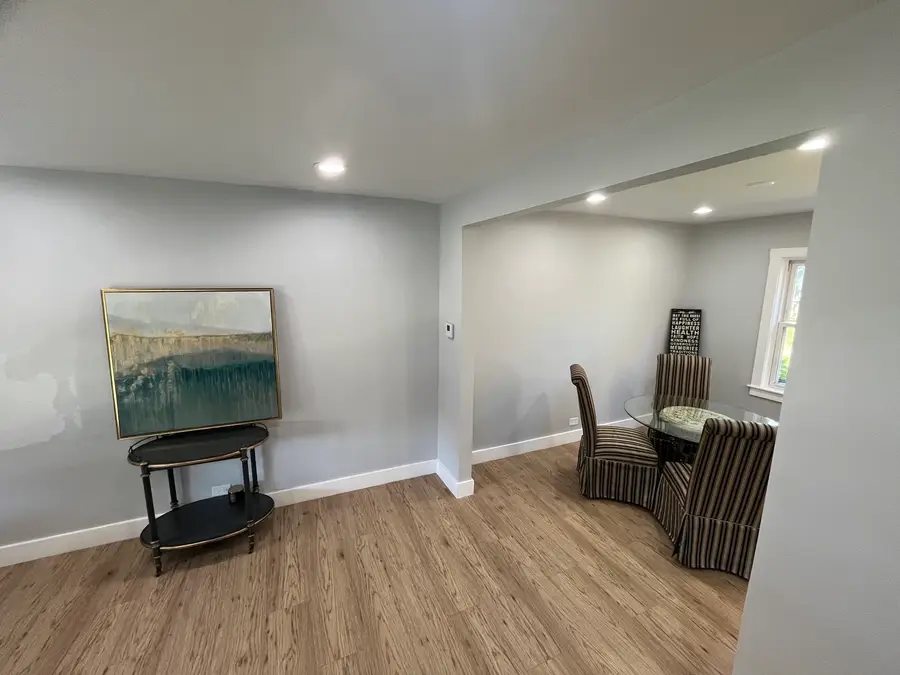 9525 S Euclid Avenue, Chicago, IL 60617 - Image #2