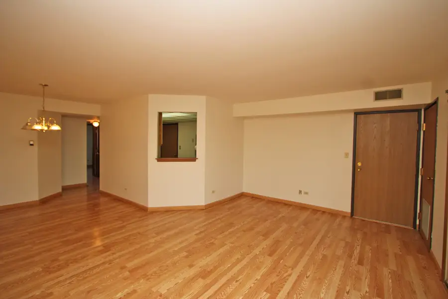 625 Quincy Bridge Lane #301, Glenview, IL 60025 - Image #3