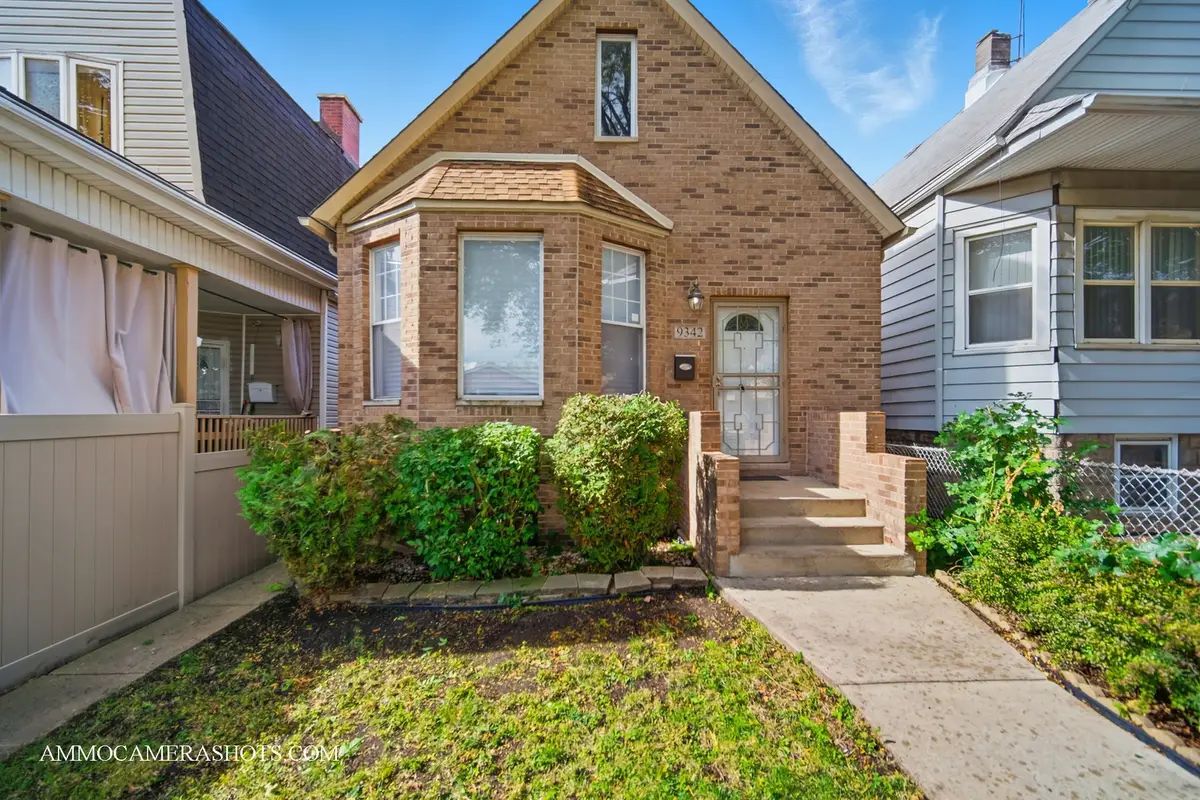 9342 S Crandon Avenue, Chicago, IL 60617 - Image #1