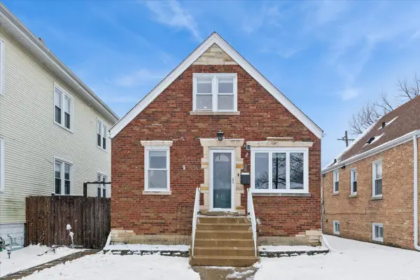 5040 N Moody Avenue, Chicago, IL 60630