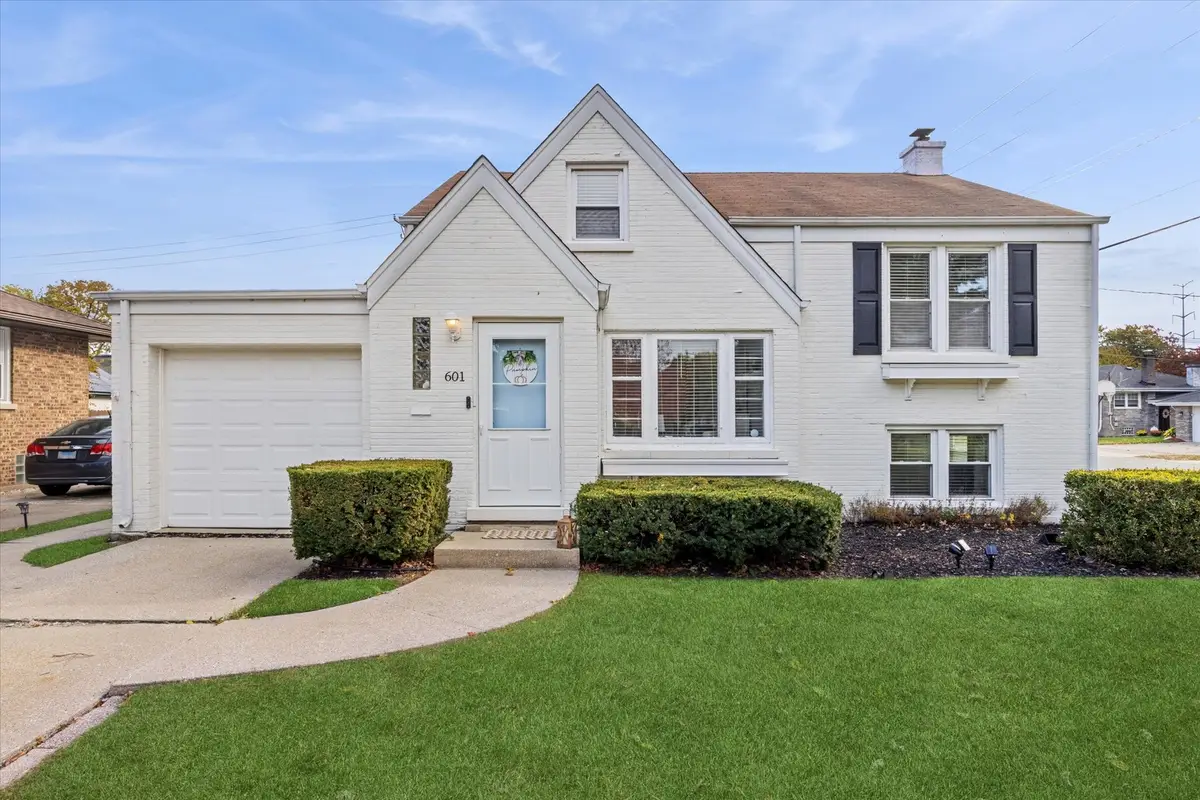 601 Homestead Road, La Grange Park, IL 60526 - Image #1