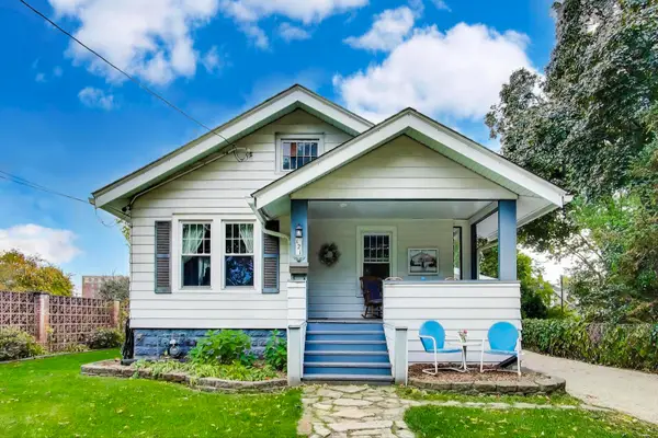 121 W Fremont Street, Arlington Heights, IL 60004