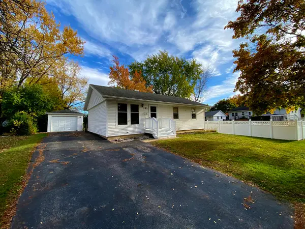 311 W Kennedy Drive, Streamwood, IL 60107