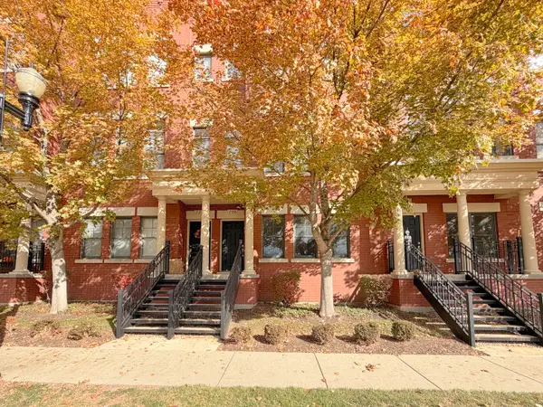 Address Withheld By Seller, Elgin, IL 60120