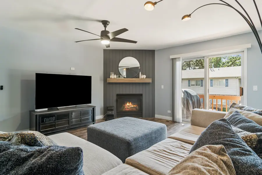 295 Woodridge Circle #H, South Elgin, IL 60177 - Image #3