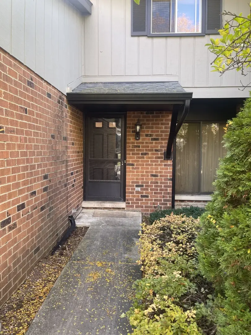 1026 Briarcliffe Boulevard, Wheaton, IL 60189 - Image #1