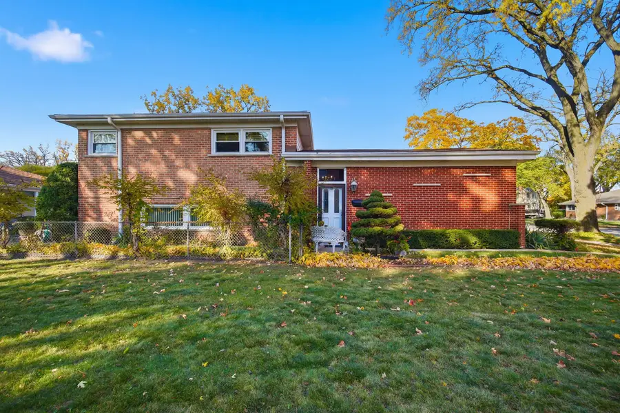 7646 Kilbourn Avenue, Skokie, IL 60076 - Image #3