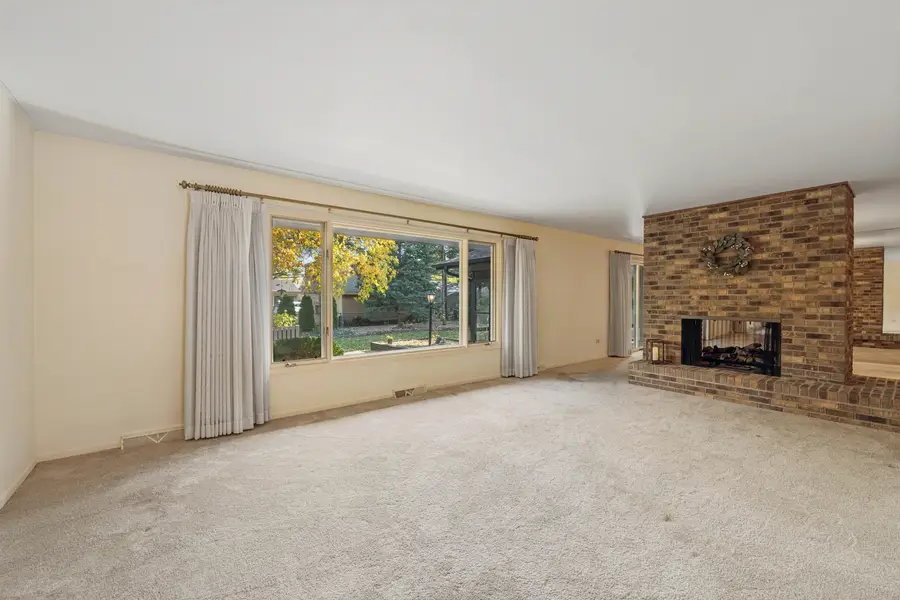 Address Withheld By Seller, Elgin, IL 60123 - Image #3